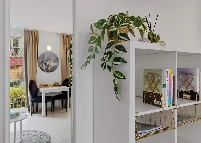 Boutique King Size Bed 700mbps Smart Tv