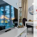 Boutique King Size Bed 700mbps Smart Tv Zurich