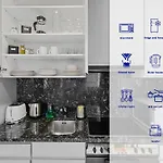 Boutique King Size Bed 700mbps Smart Tv Apartment *
