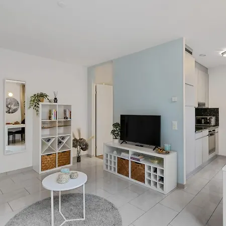 Boutique Stay King Size Bed 700Mbps Smart Tv Zürich