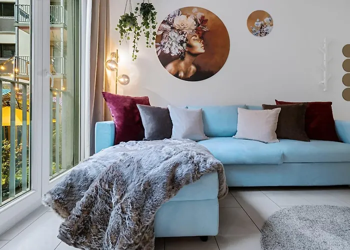 Boutique King Size Bed 700mbps Smart Tv *